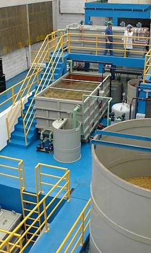 Gerenciamento de resíduos industriais para tratamento de efluentes